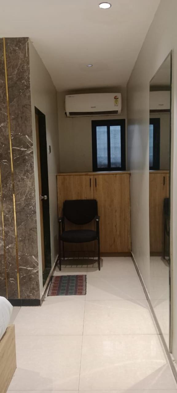 Hotel Sunrise Residency Mumbai Bagian luar foto